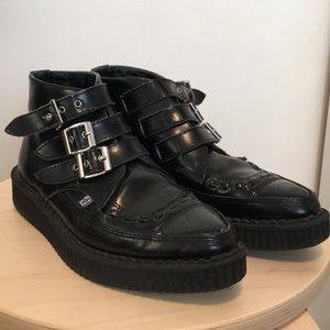 TUK creeper boots